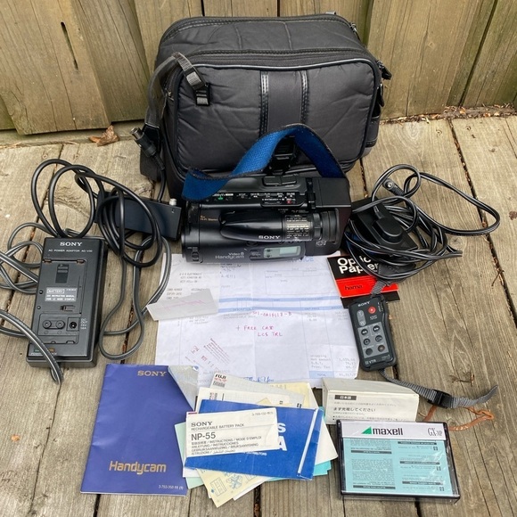 Vintage 1991 Sony Video 8 Handycam Video Camera WITH ORIGINAL RECEIPT FROM 1991 - Picture 6 of 16